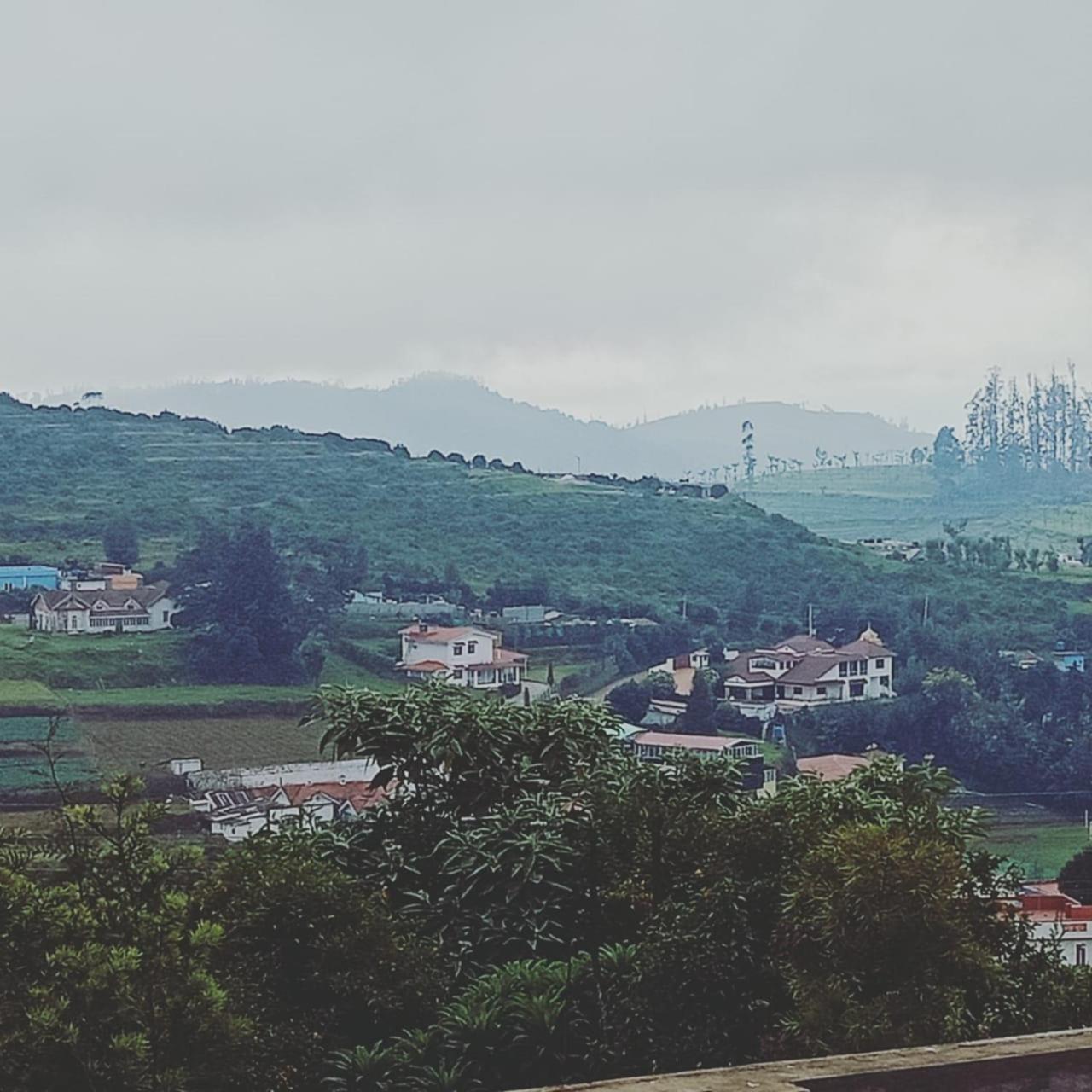 Albisville Hilltop Mansion Ooty Buitenkant foto